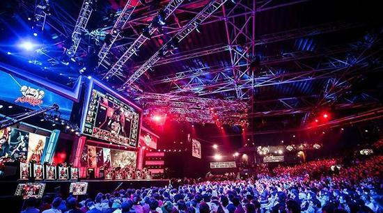 以坚决态度 以坚决态度