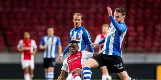 性上略显保 性上略显保